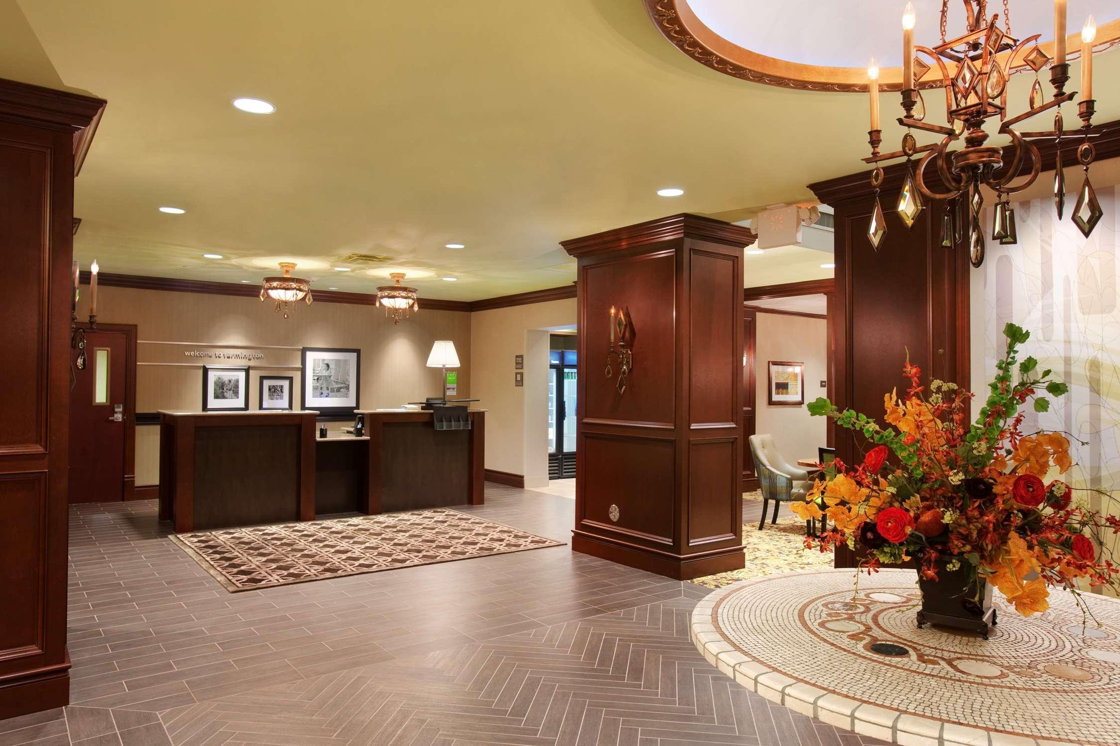 Hampton Inn And Suites Hartford/Farmington Exteriör bild