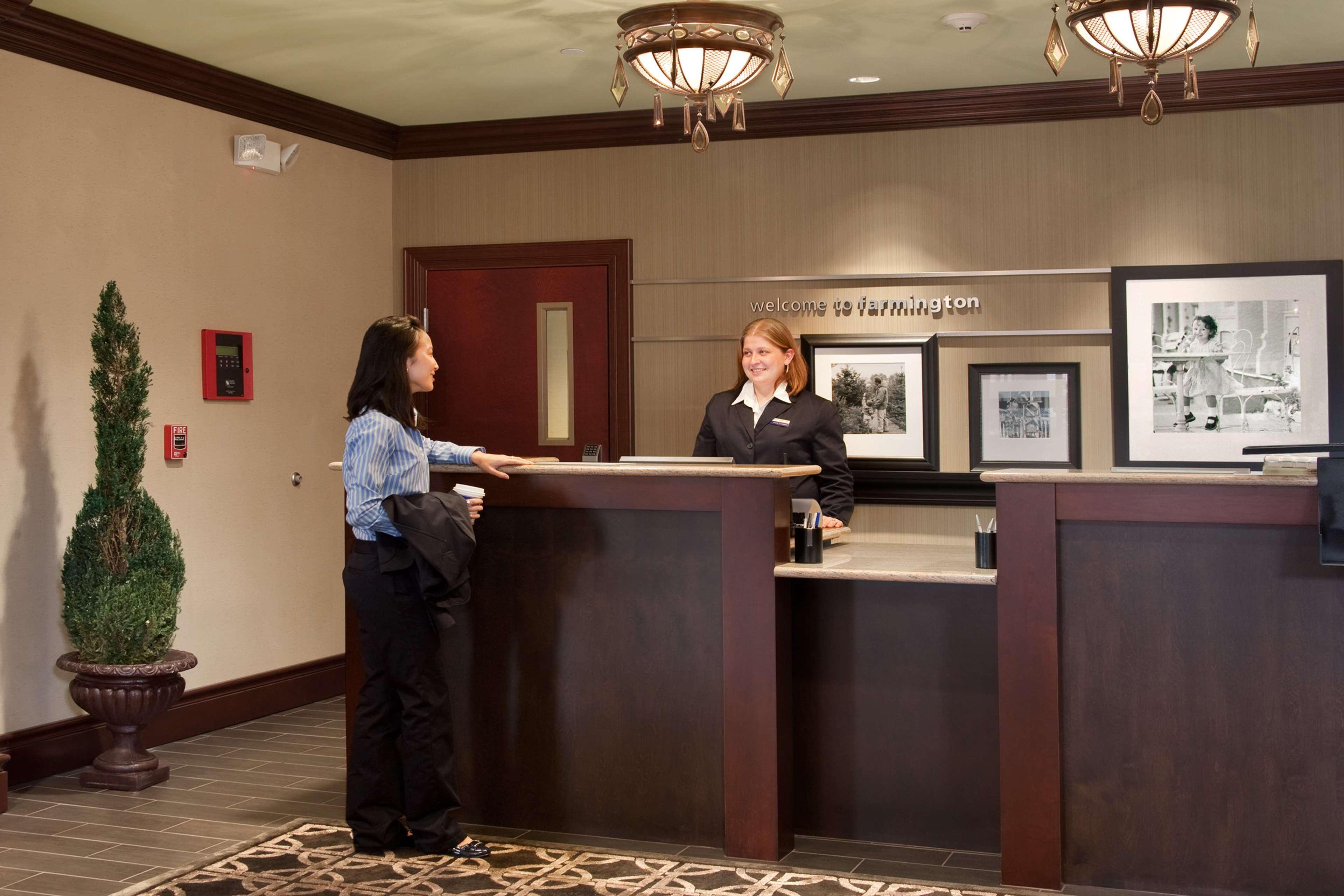 Hampton Inn And Suites Hartford/Farmington Exteriör bild