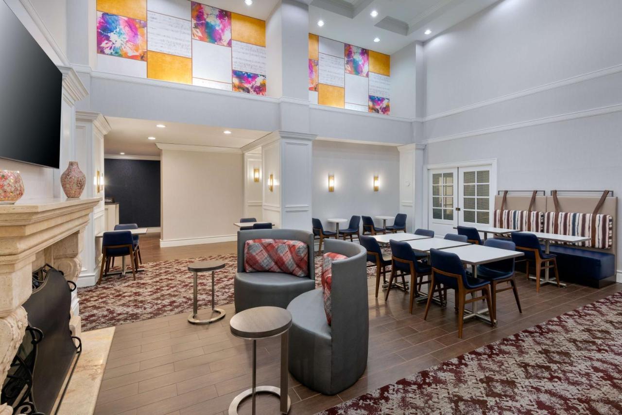 Hampton Inn And Suites Hartford/Farmington Exteriör bild