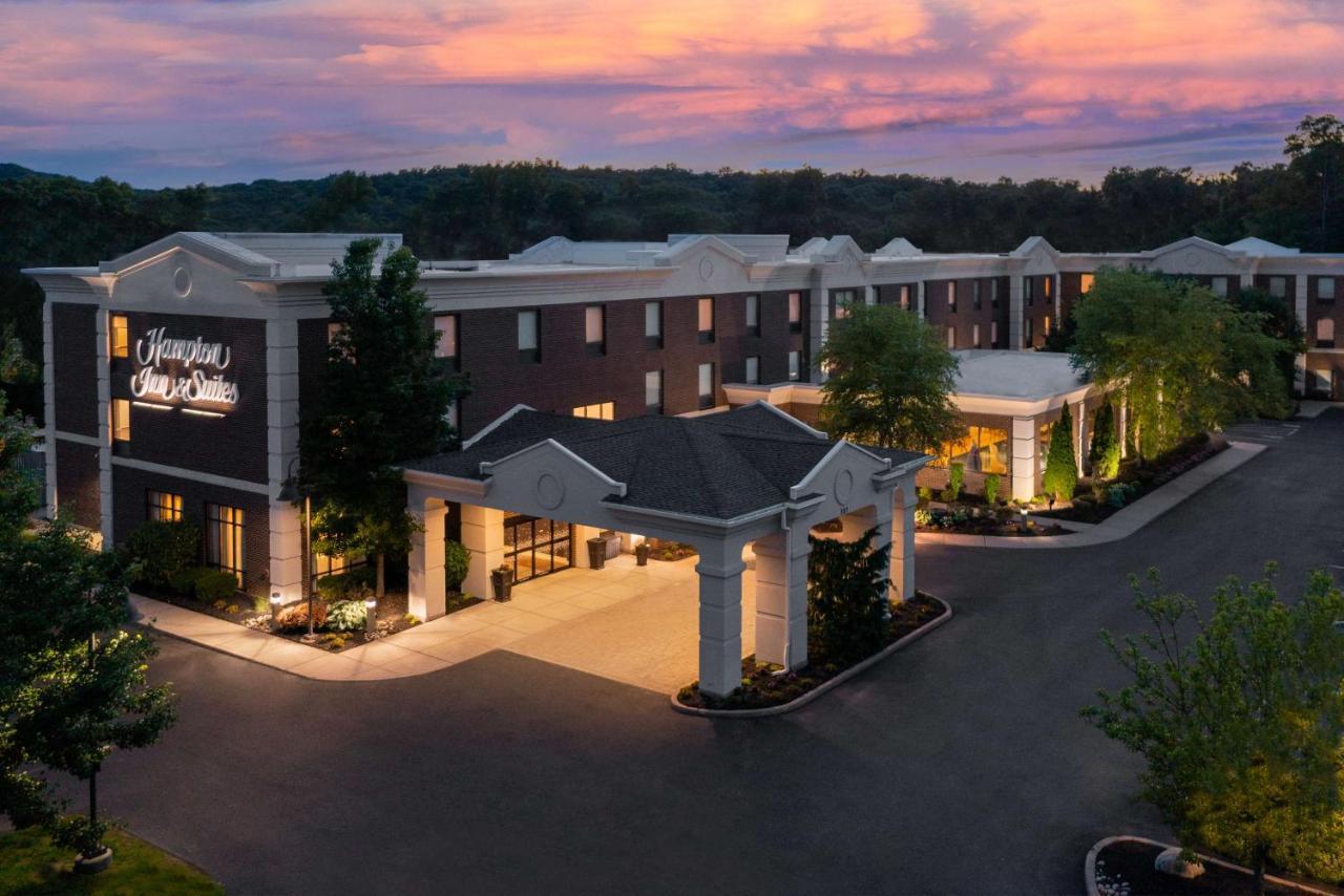 Hampton Inn And Suites Hartford/Farmington Exteriör bild