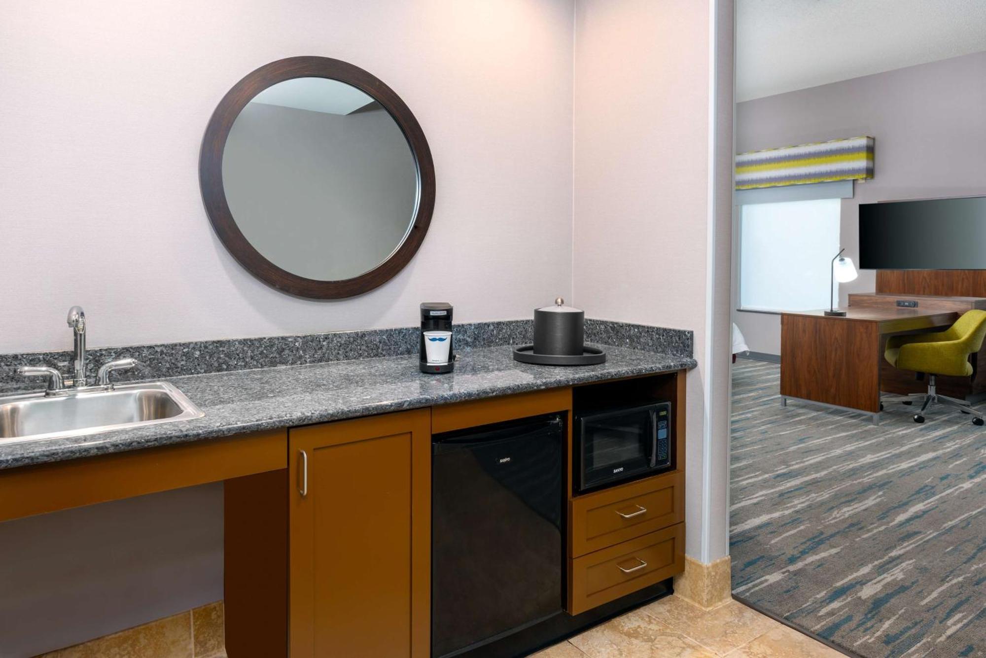 Hampton Inn And Suites Hartford/Farmington Exteriör bild
