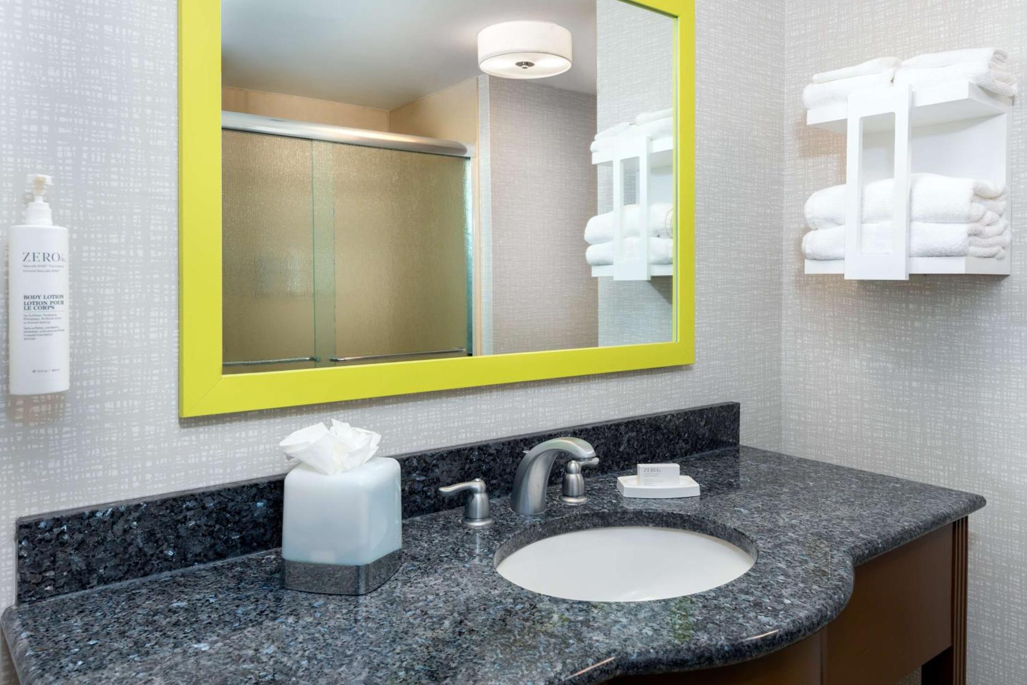 Hampton Inn And Suites Hartford/Farmington Exteriör bild